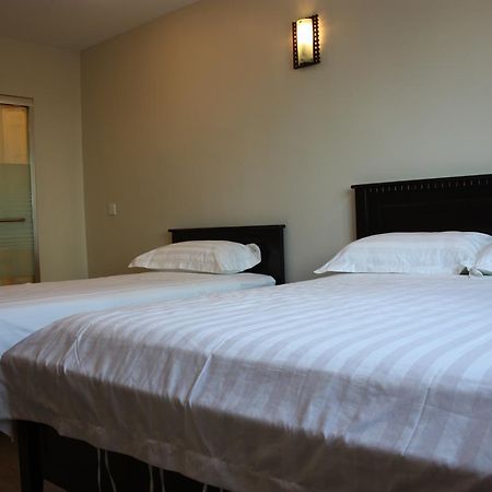 Se Two Hotel بترورث المظهر الخارجي الصورة