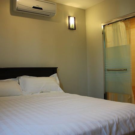 Se Two Hotel بترورث المظهر الخارجي الصورة