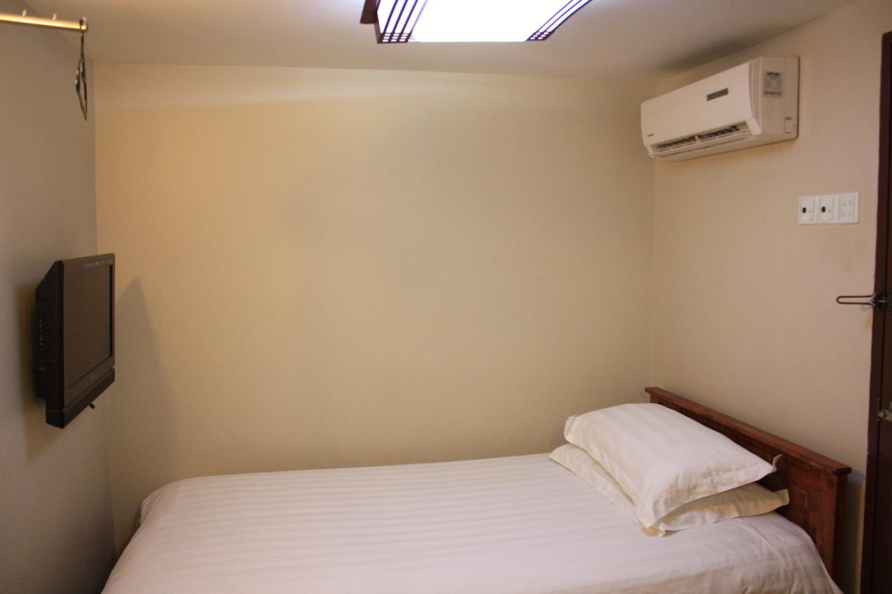 Se Two Hotel بترورث المظهر الخارجي الصورة