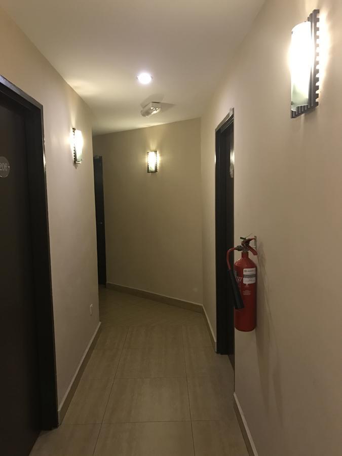 Se Two Hotel بترورث المظهر الخارجي الصورة